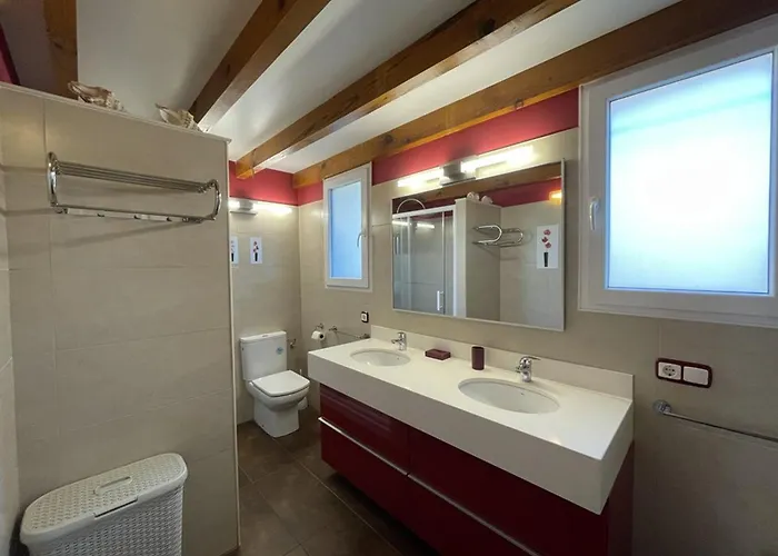 Villa Pour 6 A Avec Parking Prive - Fr-1-379-116 *